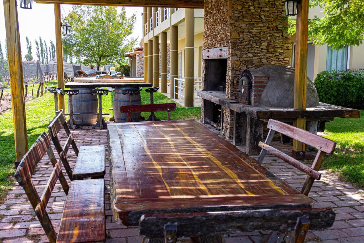 Chaglasian Wine & Suites San Rafael  Extérieur photo