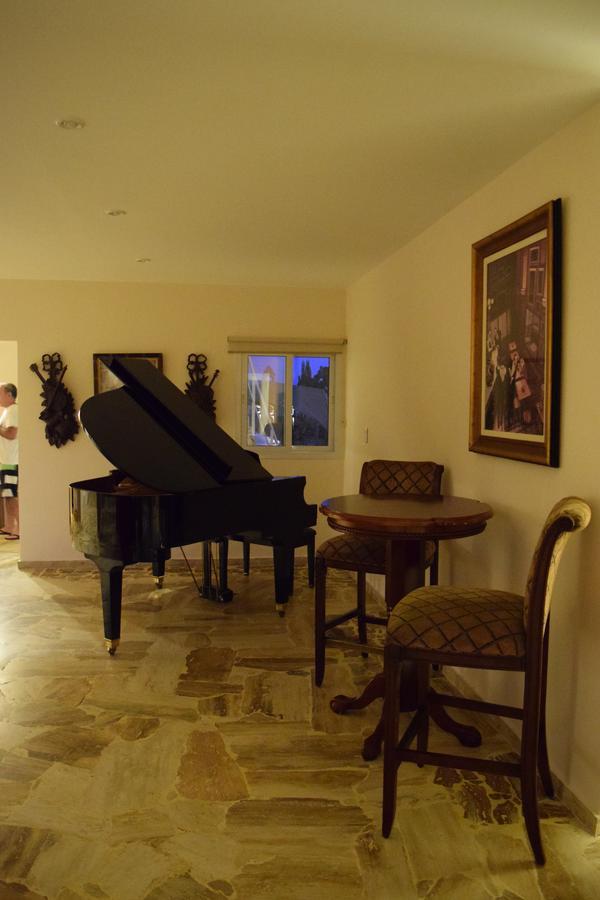 Chaglasian Wine & Suites San Rafael  Extérieur photo