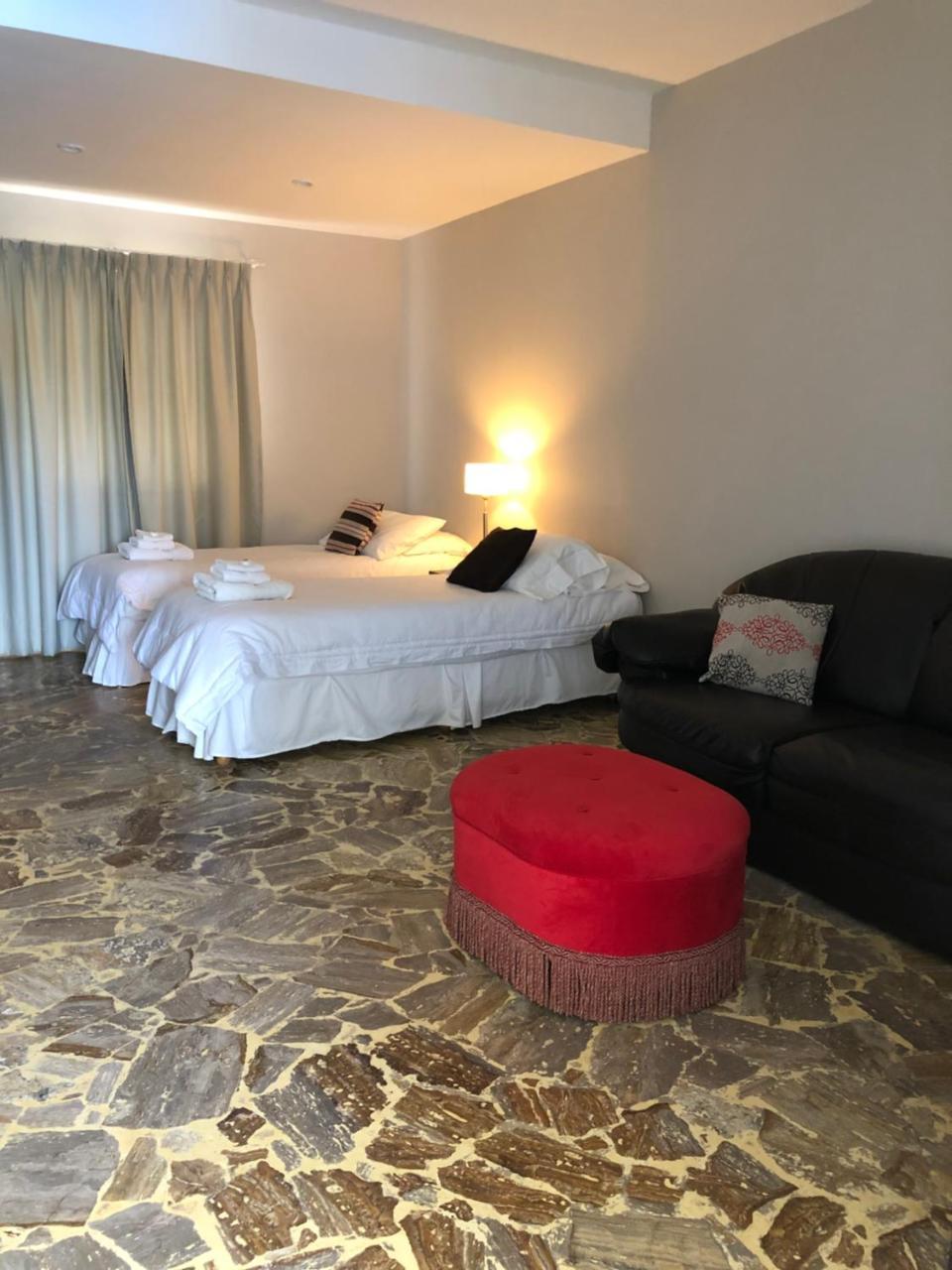 Chaglasian Wine & Suites San Rafael  Extérieur photo
